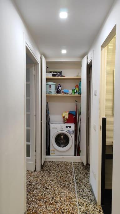 Cozy Apartment Near The Colosseum Roma Ngoại thất bức ảnh