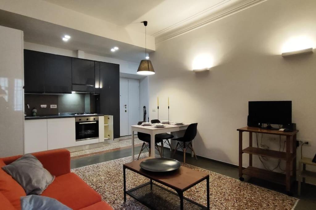 Cozy Apartment Near The Colosseum Roma Ngoại thất bức ảnh